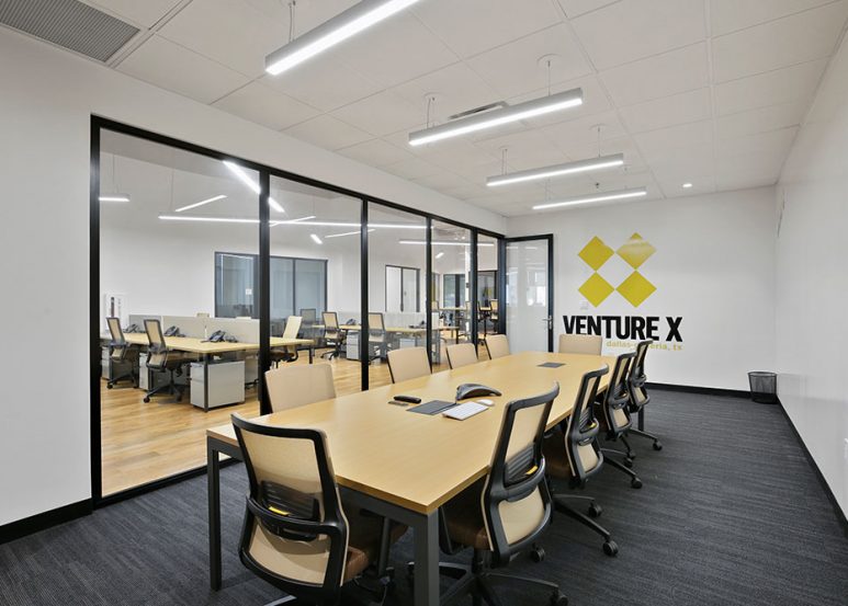 Venture X Dallas by the Galleria Coworking Space